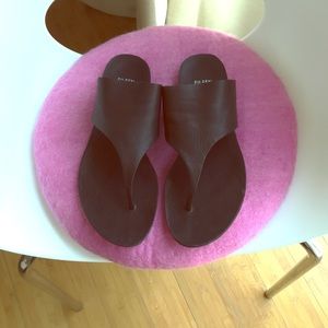 Eileen Fisher Core Leather Thong Sandal, Black